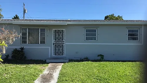 14721 SW 104th Ave Photo 1