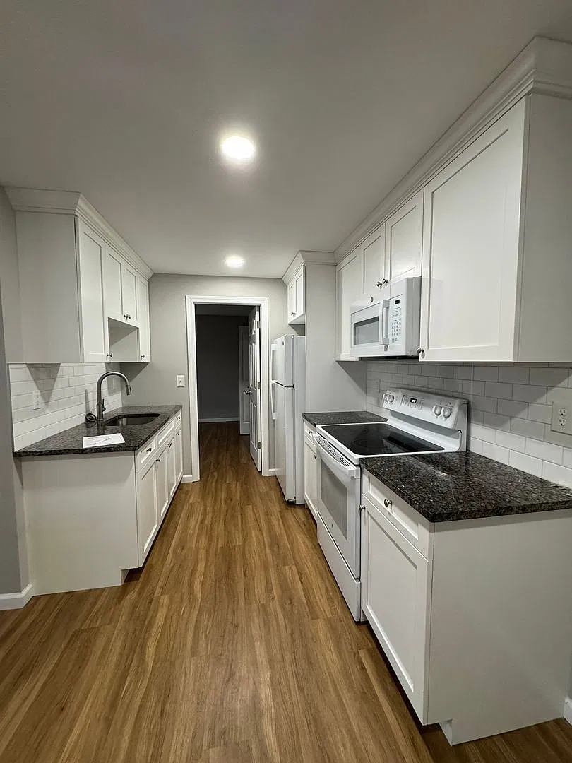 4 Nesbit Ave, — Photo 1