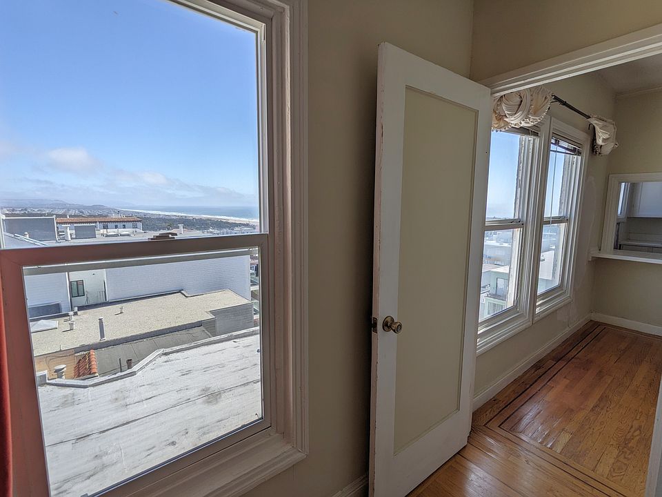 1st image of 401 43rd Ave #307