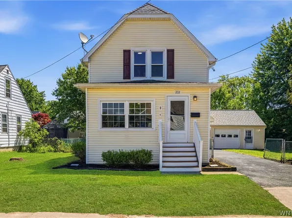 233 82nd St, Niagara Falls, NY 14304