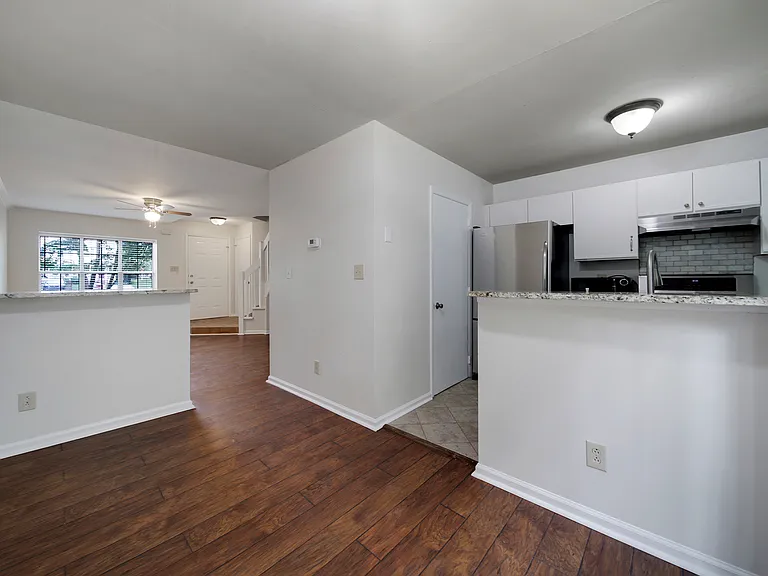 8105 Circle Tree Ln — Photo 9