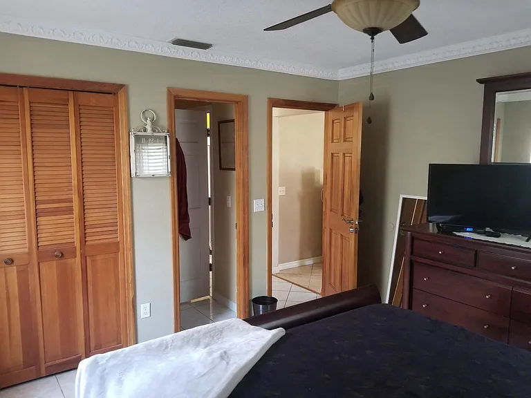master suite/entry to bathroom