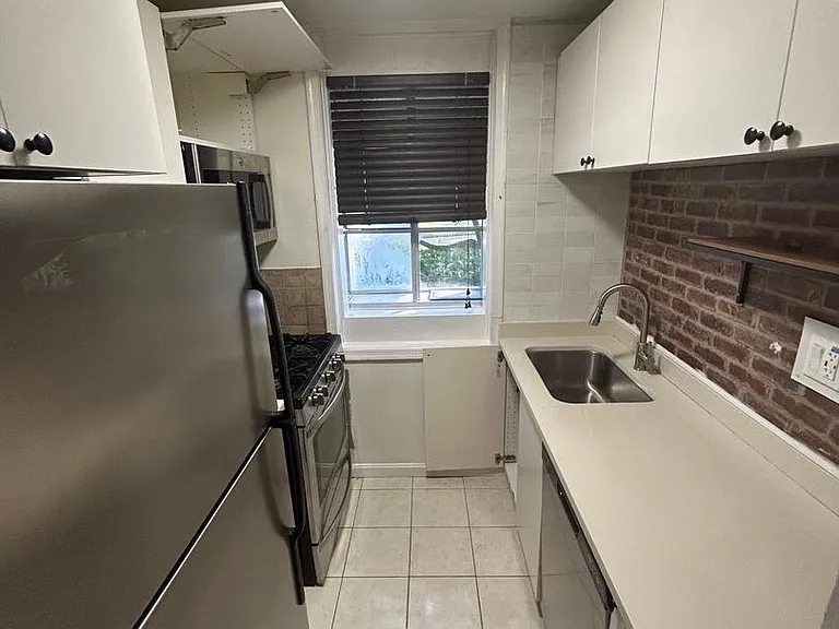 230 N Thomas St #230-1 — Photo 6
