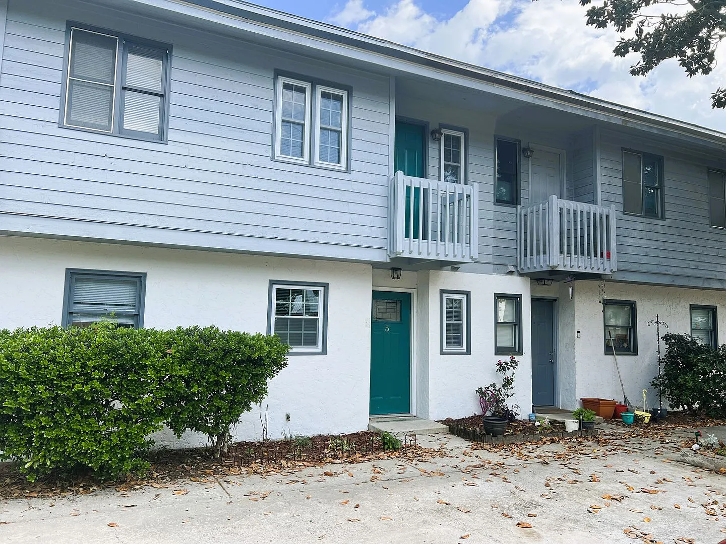 Walk to Beach! Newly Remodeled 2 Bedroom, Pet-Friendly Town Home! Available NOW! — Photo 2