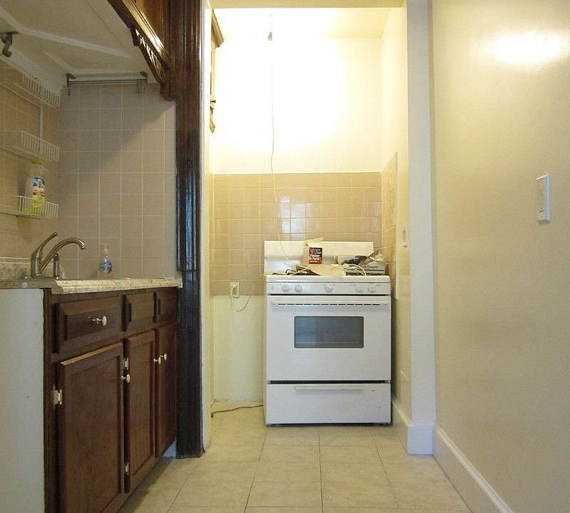 2nd image of 111 W 118th St #3