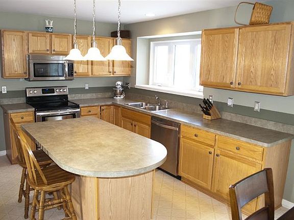 5th image of 2036 Merlot Ct
