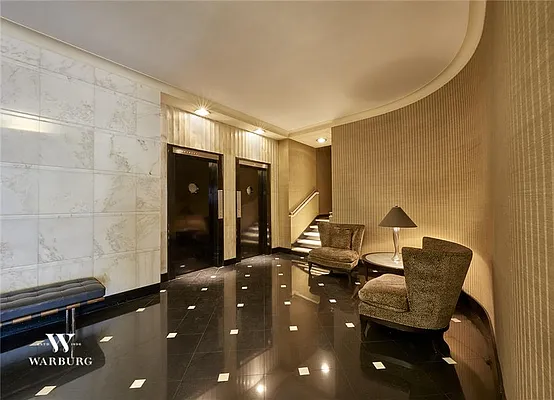 Sold by Warburg | media 7