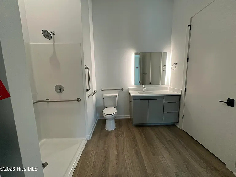 1108 Castle St #112 — Photo 6