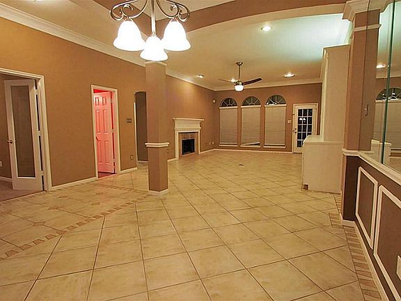 3rd image of 502 Marble Hill Dr