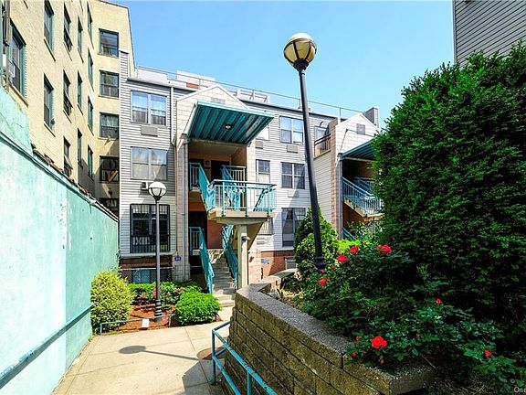 3rd image of 813D Saint Anns Ave #D