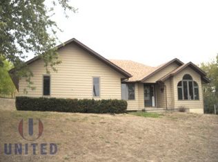 915 W 1st St, Ponca, NE 68770