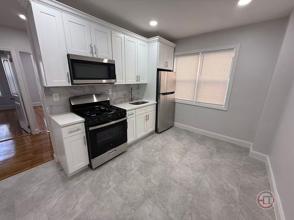 1st image of 1623 Garfield St APT 1R