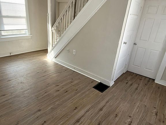3rd image of 2244 E 5th St #2
