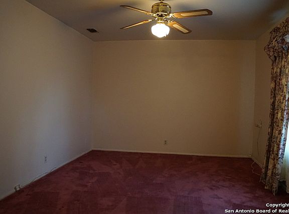 5th image of 282 Meadow Glen Dr