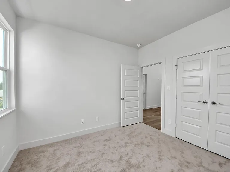 13104 Moncloa Dr — Photo 20