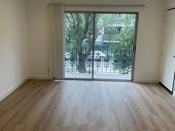 3rd image of 11698 Montana Ave APT 5