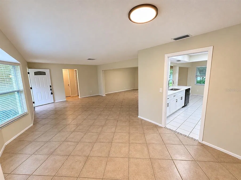 2 bed, 2.0 bath, 1490 sqft, $2,300 — Photo 3