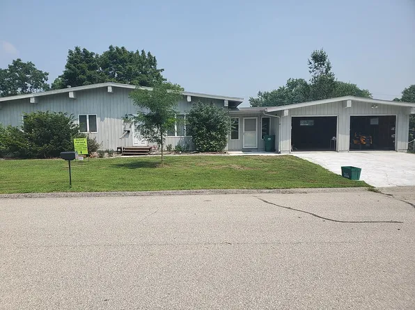 724 5th St W, Wabasha, MN 55981