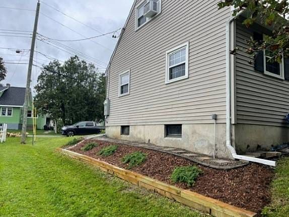 2nd image of 105 Marion Ave