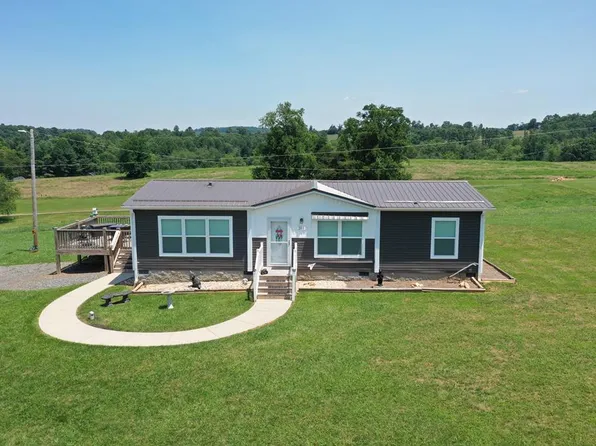 205 Volunteer Rd, Hillsville, VA 24343