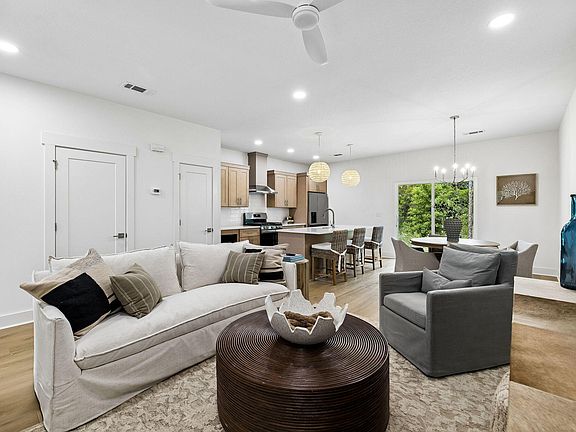 3rd image of 36 W Grove Ave