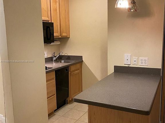 4th image of 2539 S Bayshore Dr APT 115C
