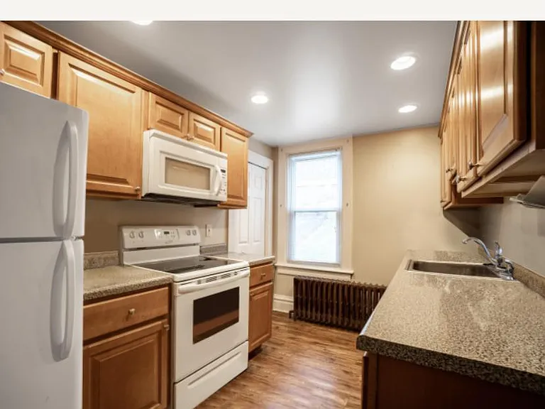 206 Scotia St #1 — Photo 5