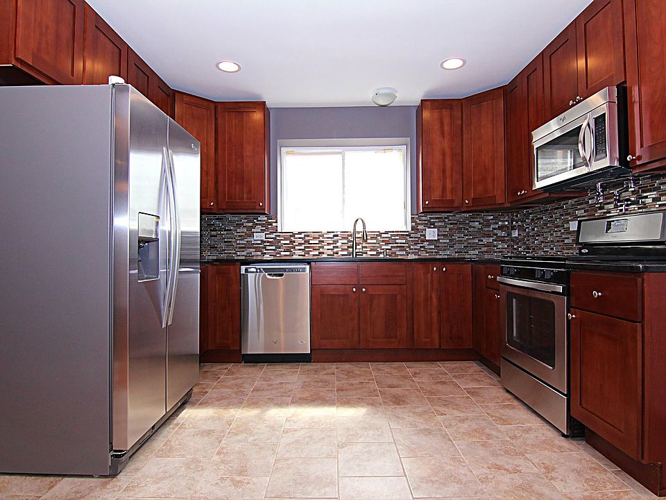 1st image of 7806 S Crandon Ave