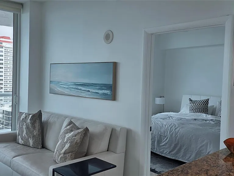 6515 Collins Ave #1107 — Photo 14