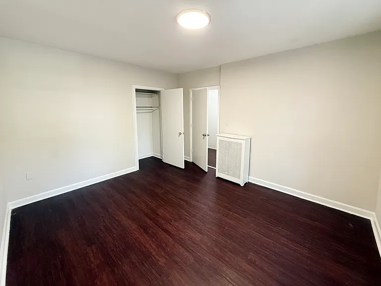 24-25 27th St #1F — Photo 4