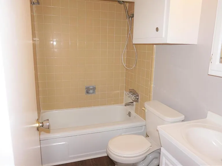 202 Brenda Dr — Photo 5
