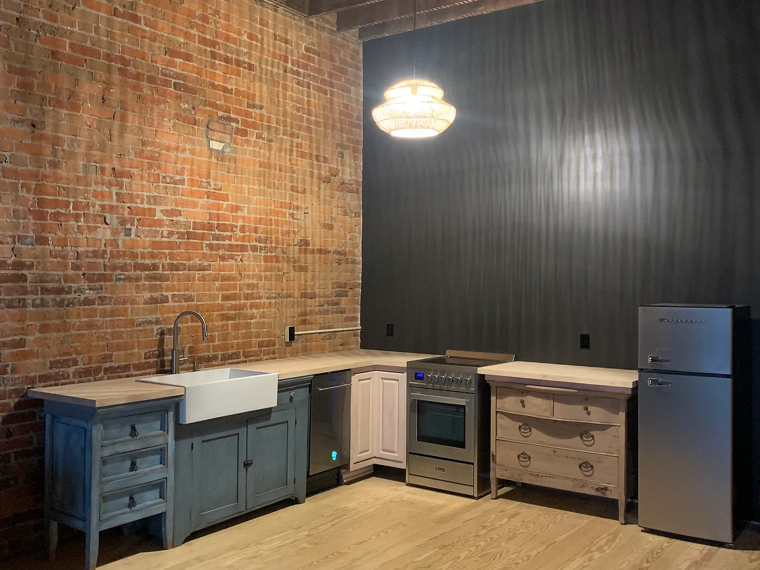 Studio, 800 sqft, $1,350 — Photo 3