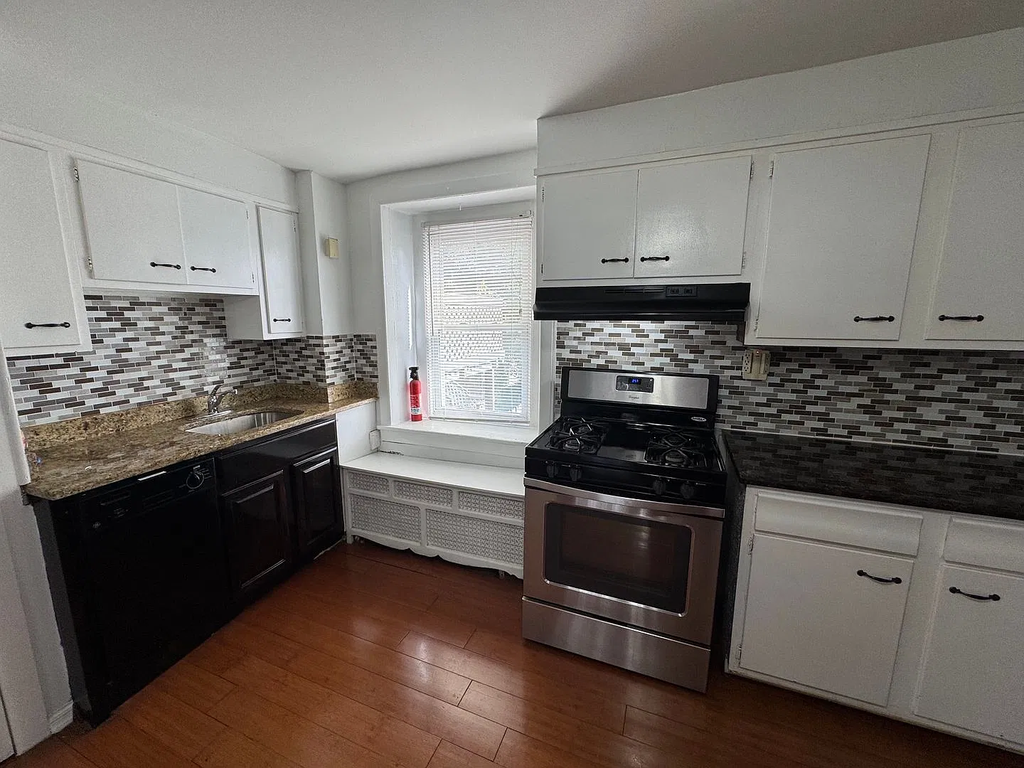 Manayunk Beautiful 4 Bedroom 1.5 Bath Row $2,400/month — Photo 3