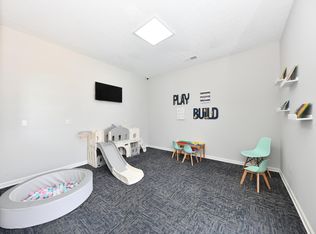 Ventana, Louisville, KY 40219