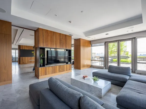 75 Park Lane South image 29 of 50