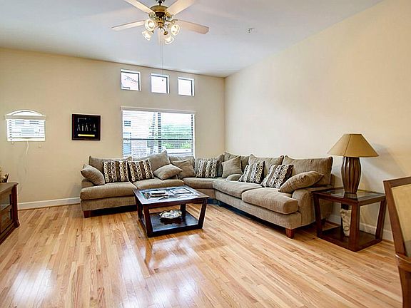 4th image of 8715 Meadowcroft Dr Unit 1404