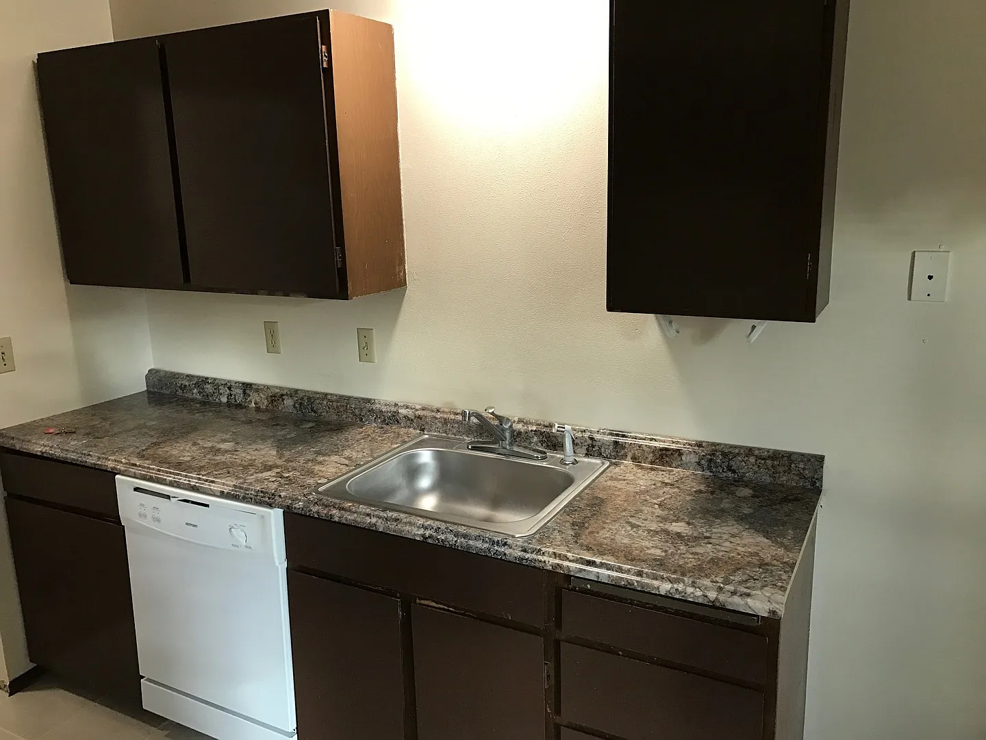 Corner Crest Apartments — Photo 3