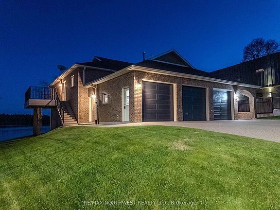 3rd image of 110 Lakeside Cres