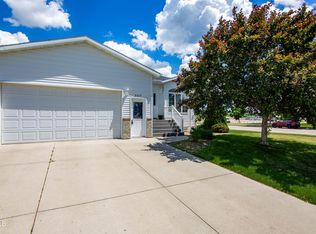 2317 Santa Barbara Dr, Bismarck, ND 58504