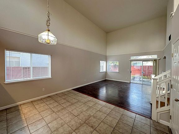 4th image of 3787 Bridlewood Cir