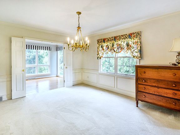 5th image of 712 Beech Ct