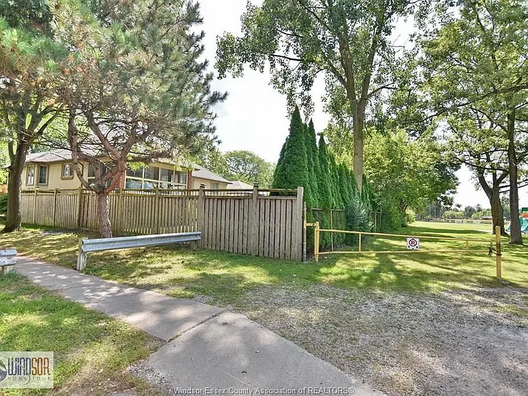 4305 Casgrain Dr #UPPER — Photo 7