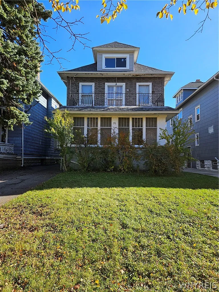 3 bed, 1.0 bath, 1208 sqft, $1,400 — Photo 1