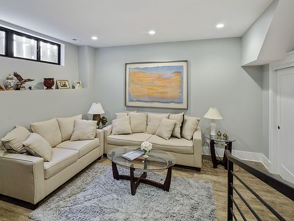 5th image of 3707 N Bell Ave #1