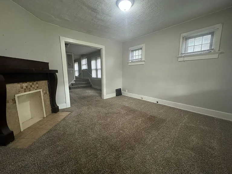 412-414 Five Oaks Ave — Photo 2