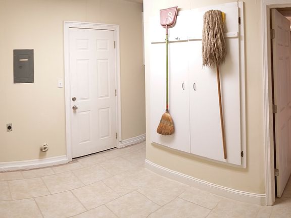 Large Laundry Room