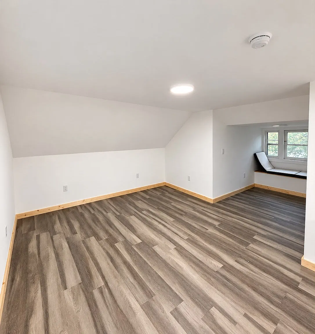 3 bed, $1,300 — Photo 1