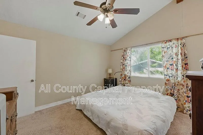5 bed, 2.0 bath, 1623 sqft, $2,295 — Photo 4