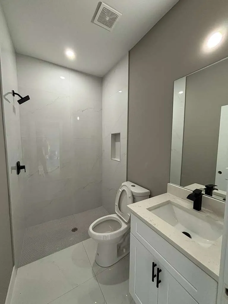 3 bed, 1200 sqft, $1,900 — Photo 4