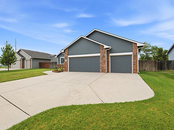 2nd image of 879 S Cattail Cir